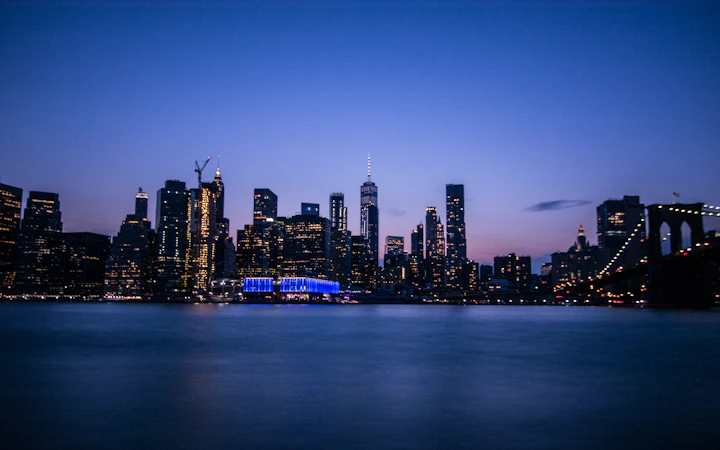 New York skyline seen from Brooklyn Bridge Park
